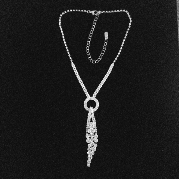 Rhinestone necklace with earrings set - Picture 2 of 3